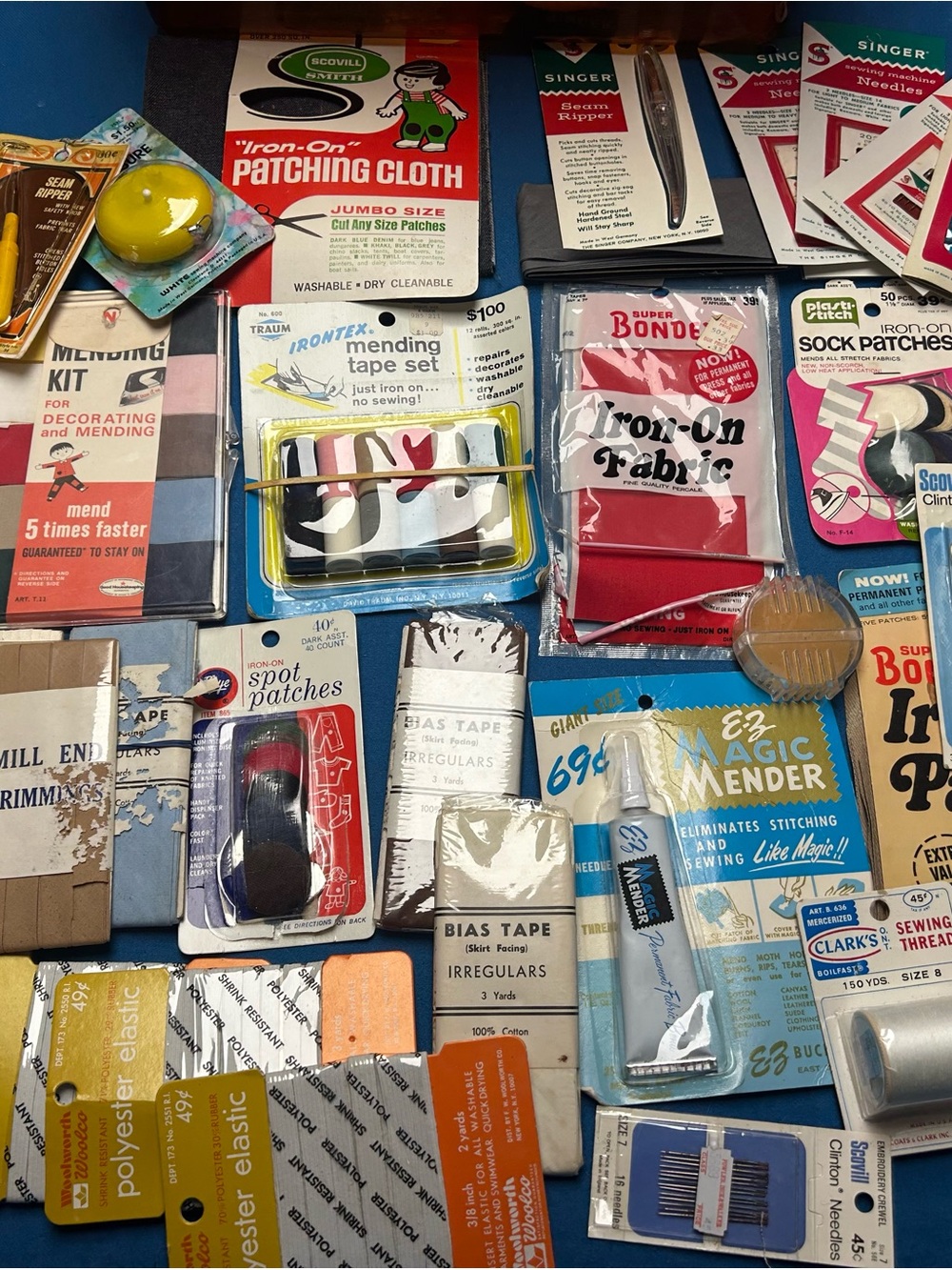 Wil-Hold Vintage Sewing Box With Lots of Vintage Goodies Needles Singer